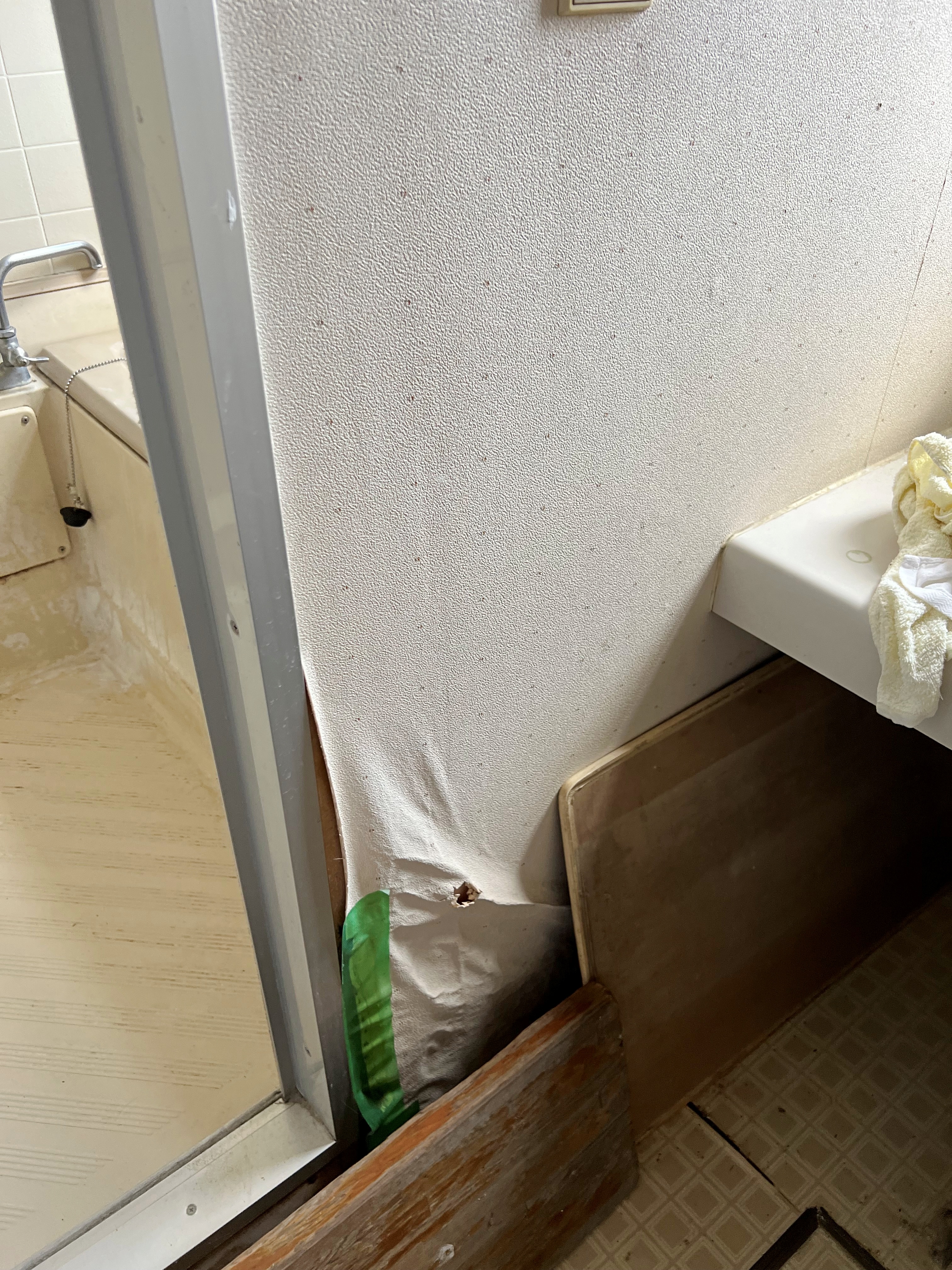 長年使用した脱衣場が美しく生まれ変わりました